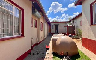 7 Bedroom House For Sale in Hochlandpark, Windhoek