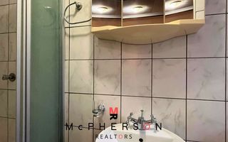 7 Bedroom House For Sale in Hochlandpark, Windhoek