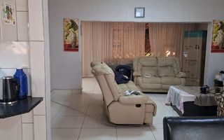 3 Bedroom House For Sale in Academia
