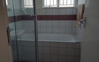 3 Bedroom Apartment/Penthouse For Sale in Pioneerspark, Wind...