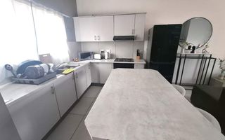 3 Bedroom House For Sale in Rocky Crest