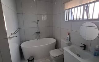 4 Bedroom House To Rent in Academia