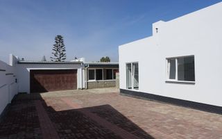 4 Bedroom House For Sale in Hage Heights, Swakopmund