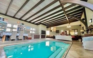 4 Bedroom House For Sale in Mile 4