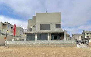 4 Bedroom House For Sale in Mile 4