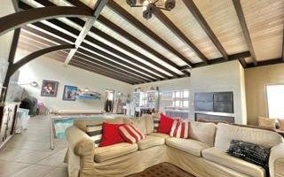 4 Bedroom House For Sale in Mile 4