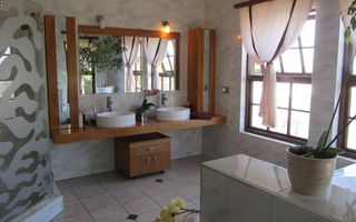 4 Bedroom House For Sale in Kramersdorf, Swakopmund