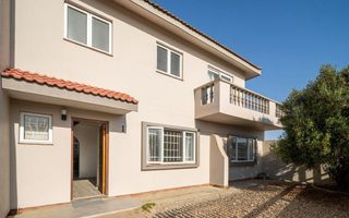 5 Bedroom House For Sale in Hage Heights