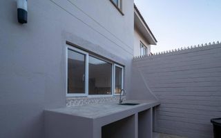 5 Bedroom House For Sale in Hage Heights