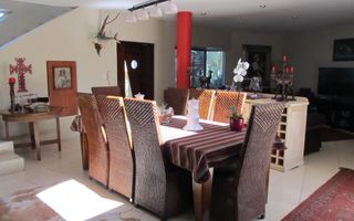4 Bedroom House For Sale in Vogelstrand