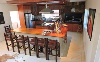 4 Bedroom House For Sale in Vogelstrand