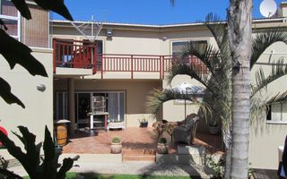 4 Bedroom House For Sale in Vogelstrand