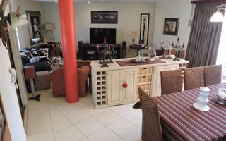 4 Bedroom House For Sale in Vogelstrand