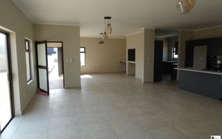 3 Bedroom House For Sale in Mile 4 Ext 1