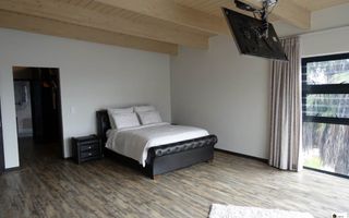 5 Bedroom House For Sale in Ocean View