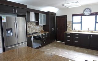 5 Bedroom House For Sale in Ocean View