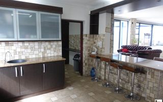 5 Bedroom House For Sale in Ocean View