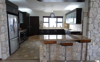 5 Bedroom House For Sale in Ocean View