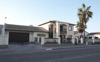 5 Bedroom House For Sale in Kramersdorf