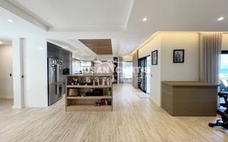 3 Bedroom House For Sale in Long Beach