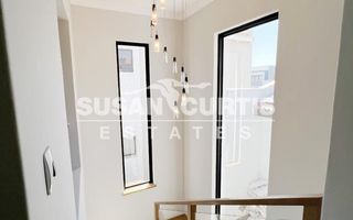 3 Bedroom House For Sale in Long Beach