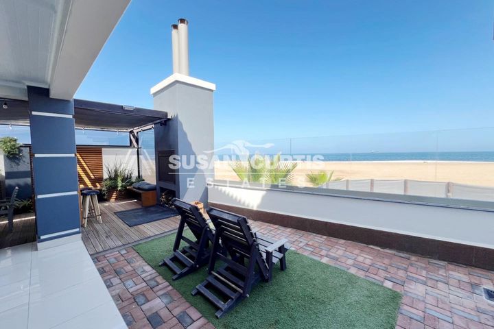 3 Bedroom House For Sale in Long Beach