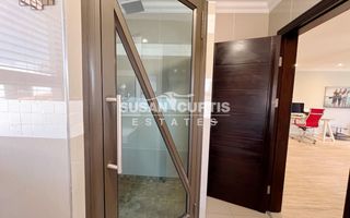 3 Bedroom House For Sale in Long Beach