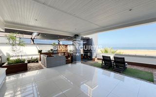3 Bedroom House For Sale in Long Beach
