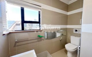 3 Bedroom House For Sale in Long Beach
