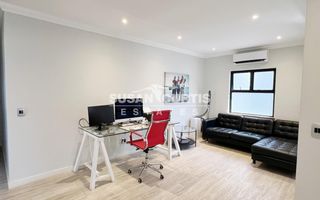 3 Bedroom House For Sale in Long Beach