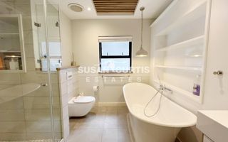 3 Bedroom House For Sale in Long Beach