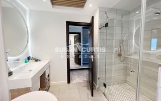 3 Bedroom House For Sale in Long Beach