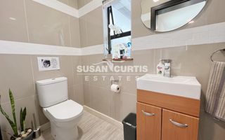 3 Bedroom House For Sale in Long Beach