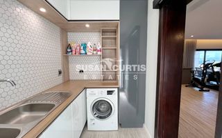 3 Bedroom House For Sale in Long Beach