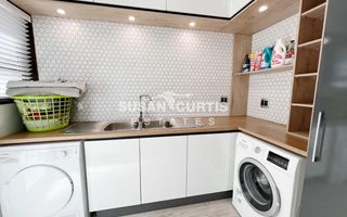 3 Bedroom House For Sale in Long Beach
