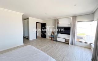 3 Bedroom House For Sale in Long Beach