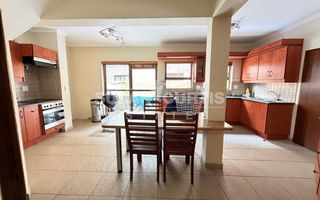 3 Bedroom Townhouse For Sale in Long Beach