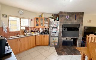3 Bedroom Townhouse For Sale in Long Beach