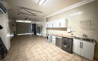 4 Bedroom Townhouse For Sale in Long Beach