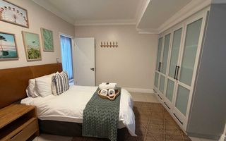 4 Bedroom Townhouse For Sale in Long Beach