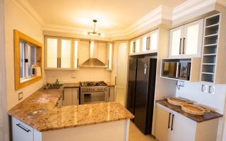 4 Bedroom Townhouse For Sale in Long Beach