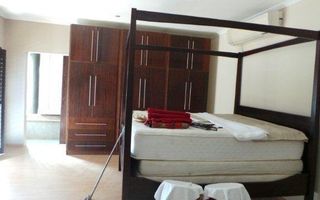 11 Bedroom House For Sale in Meersig
