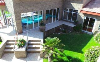 11 Bedroom House For Sale in Meersig