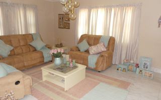 5 Bedroom House For Sale in Walvis Bay Central