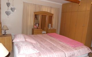 5 Bedroom House For Sale in Walvis Bay Central