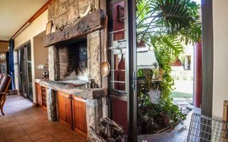 5 Bedroom House For Sale in Meersig