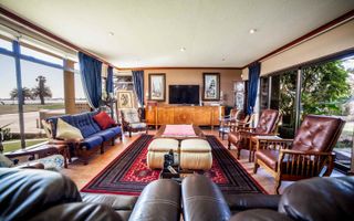 5 Bedroom House For Sale in Meersig