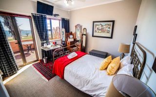 5 Bedroom House For Sale in Meersig