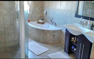 3 Bedroom House For Sale in Dolphin Beach