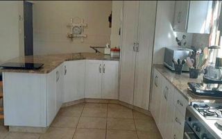 3 Bedroom House For Sale in Dolphin Beach